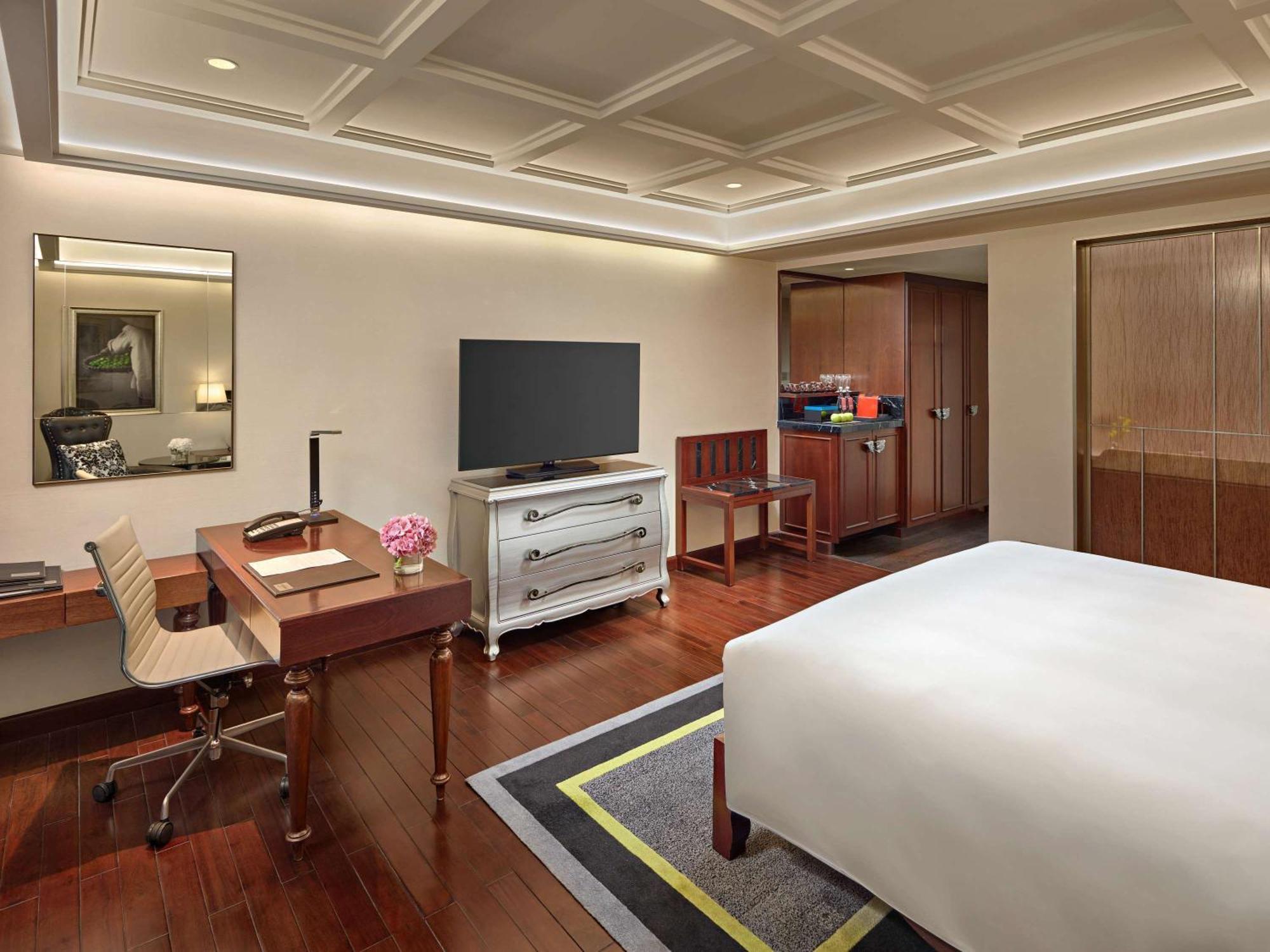 Movenpick Hotel Hanoi Center Bagian luar foto